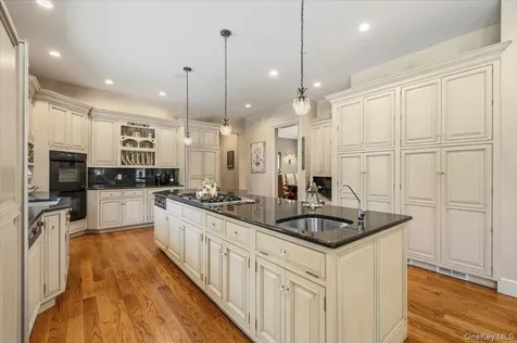 10 Overbrook Lane Old Brookville NY 11545