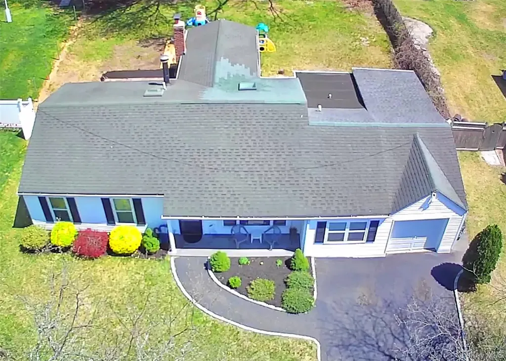 93 Burleigh Drive Holbrook NY 11741