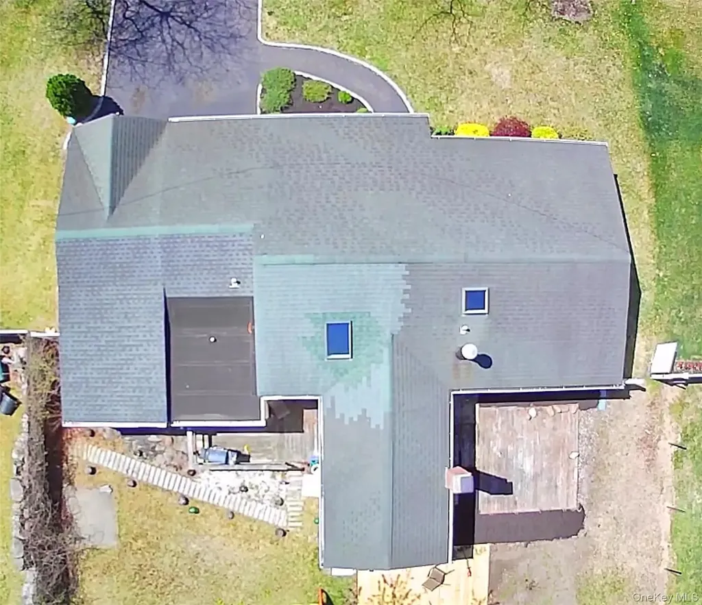93 Burleigh Drive Holbrook NY 11741