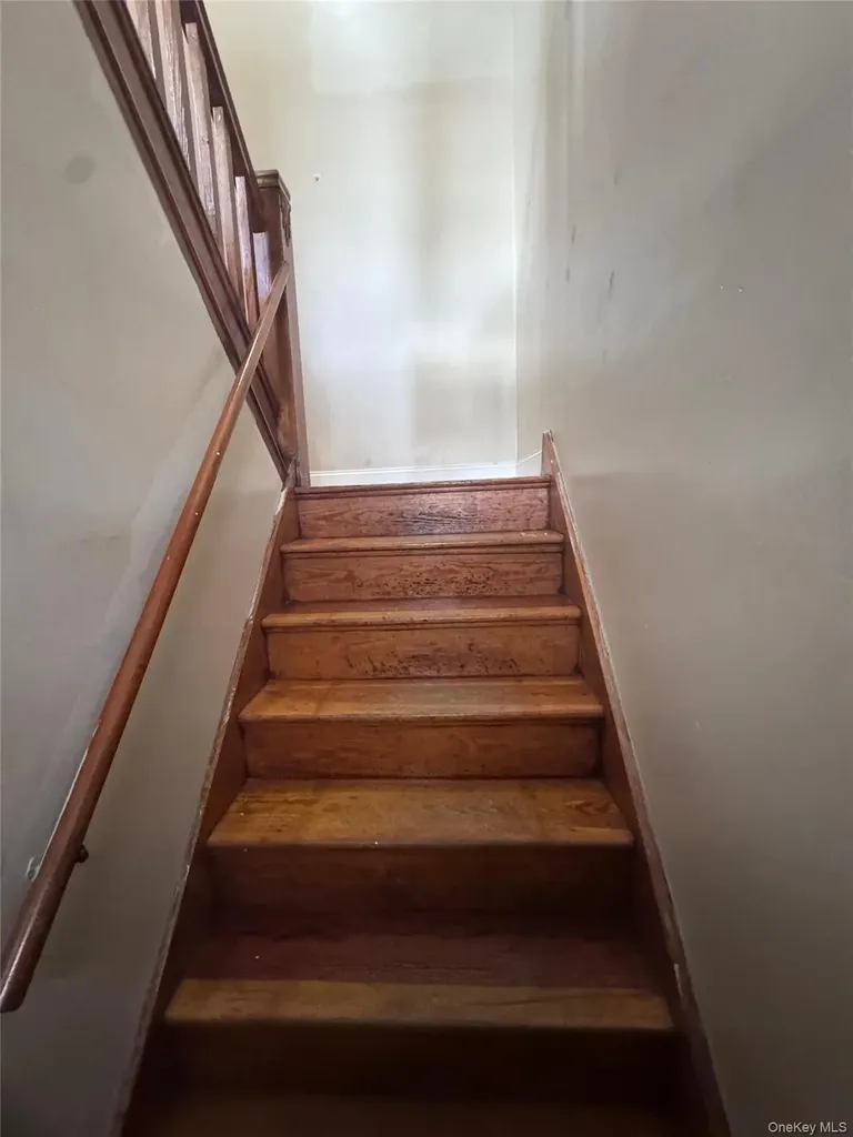 4 Gray Street Poughkeepsie NY 12603