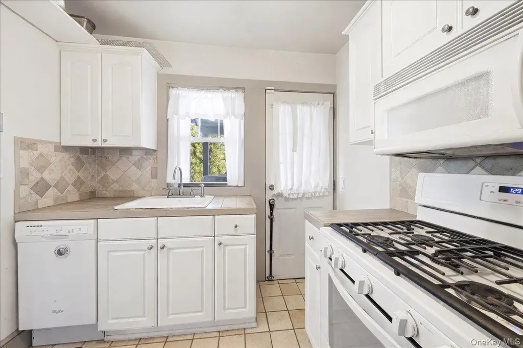 490 Carol Place Pelham NY 10803
