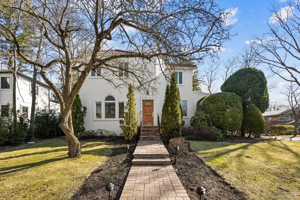 118 Baker Hill Road Great Neck NY 11023