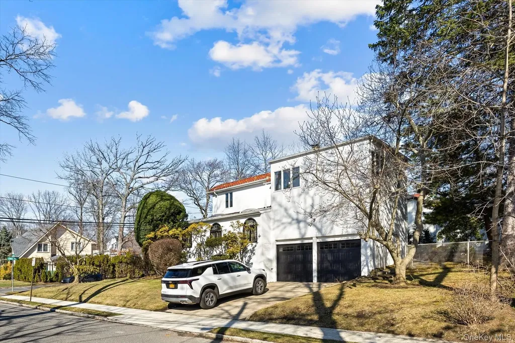 118 Baker Hill Road Great Neck NY 11023