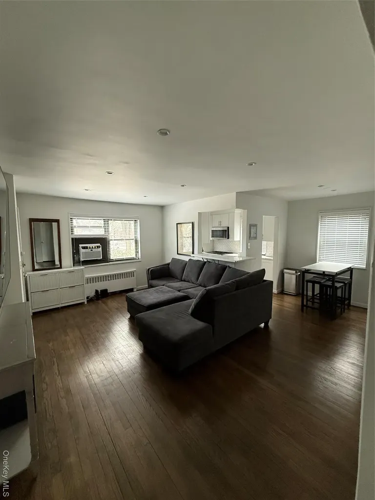163-04 17th Avenue Whitestone NY 11357