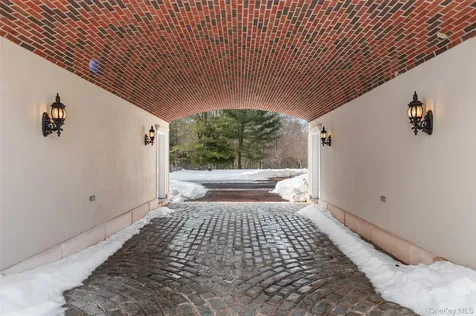 4 Cowdray Park Drive Armonk NY 10504