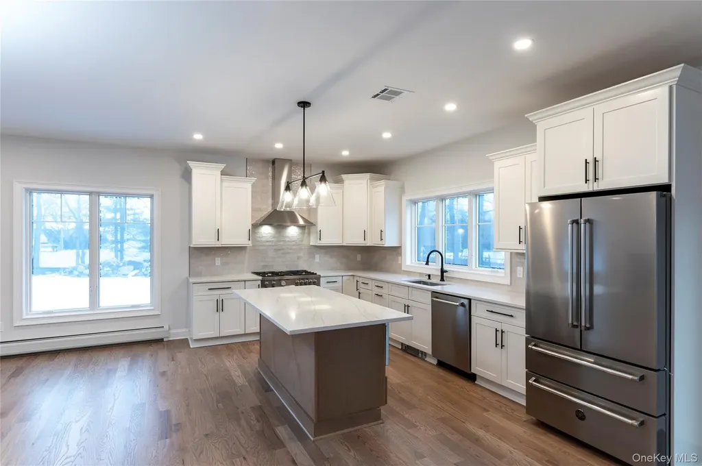 352 Holt Drive Pearl River NY 10965