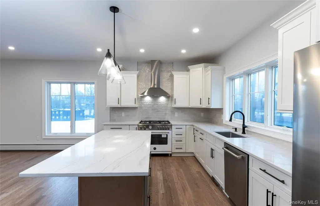 352 Holt Drive Pearl River NY 10965