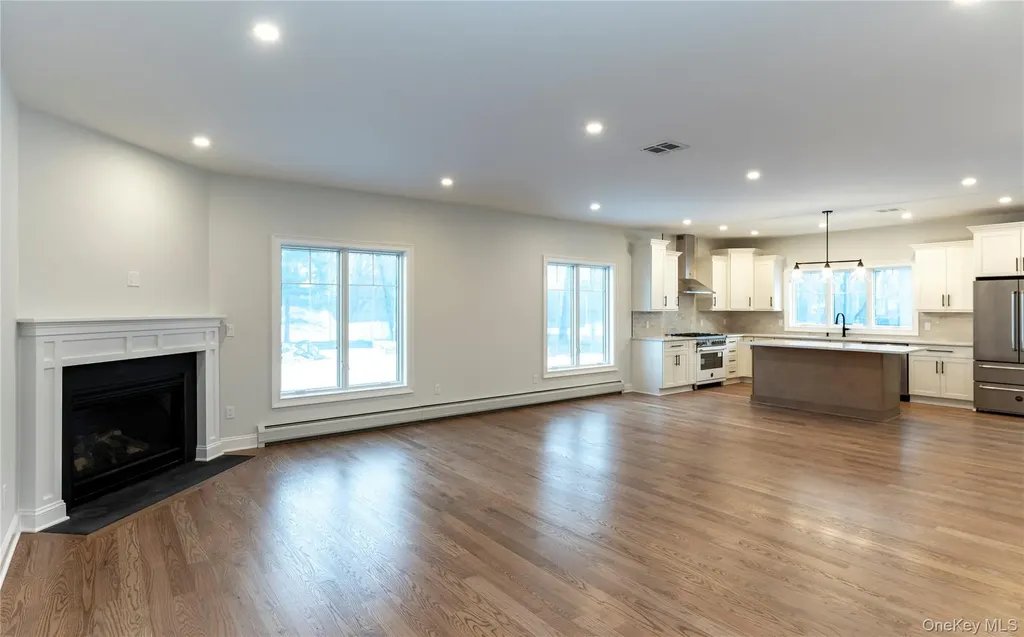 352 Holt Drive Pearl River NY 10965