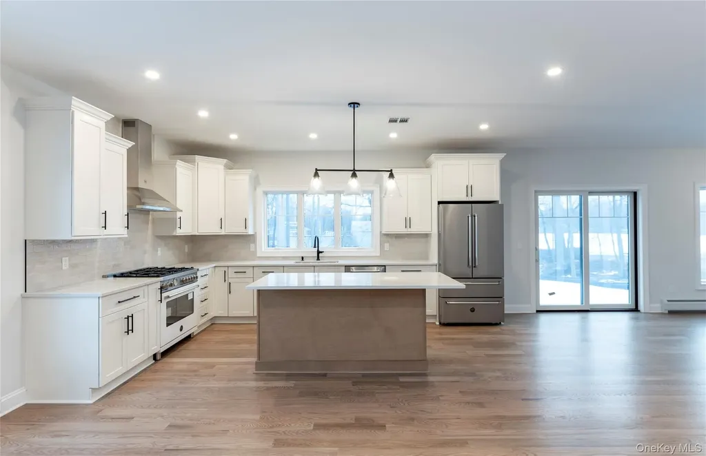 352 Holt Drive Pearl River NY 10965