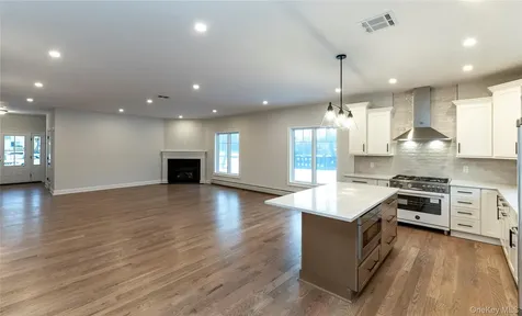 352 Holt Drive Pearl River NY 10965