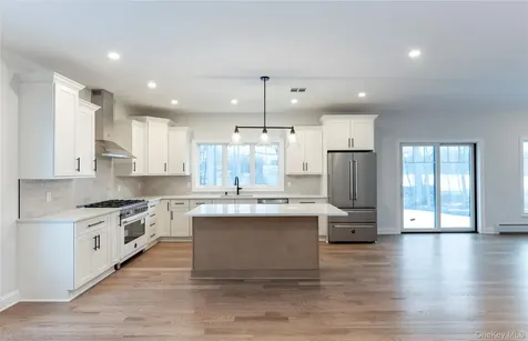 352 Holt Drive Pearl River NY 10965