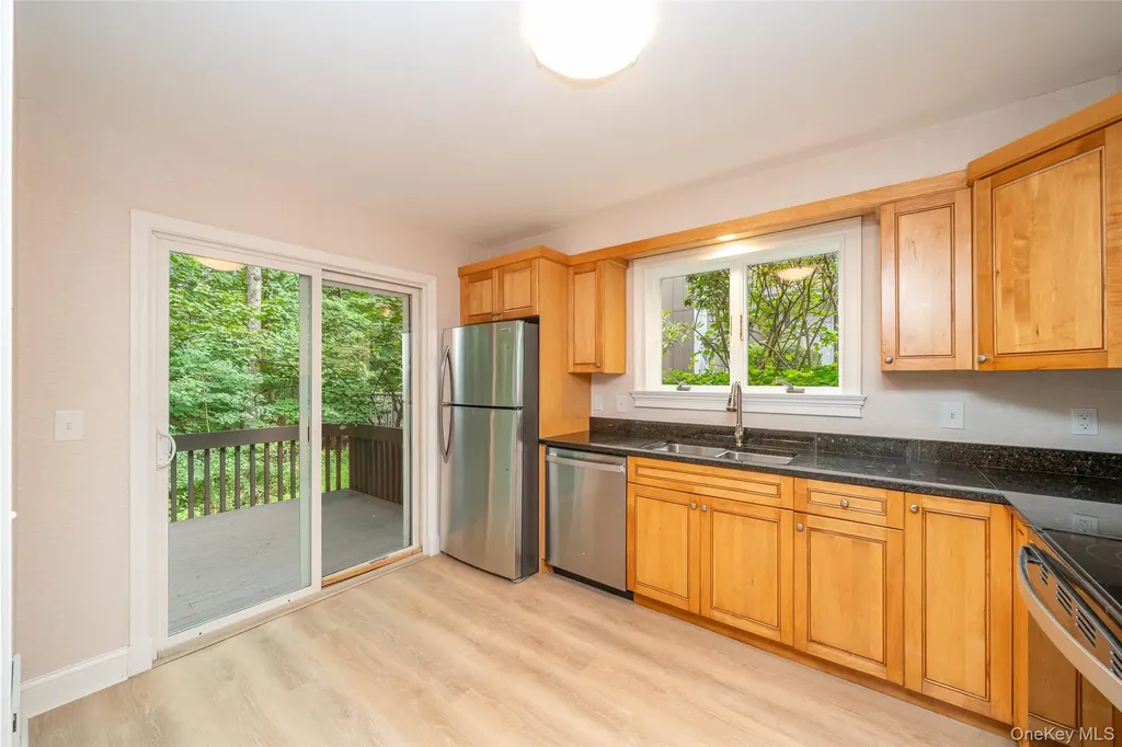 5 Grove Mews Chappaqua NY 10514