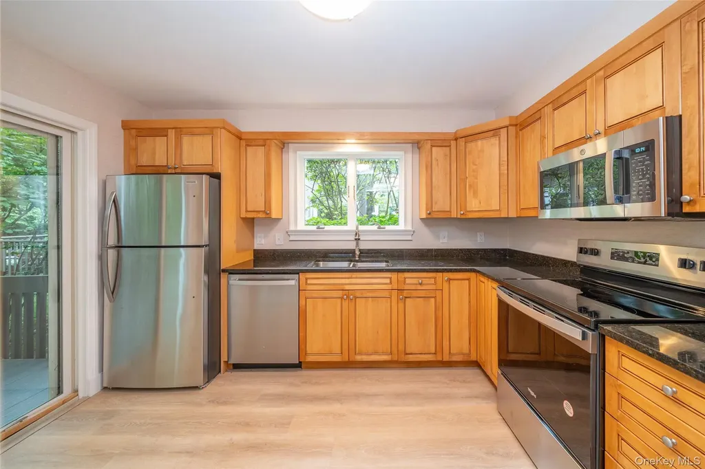 5 Grove Mews Chappaqua NY 10514