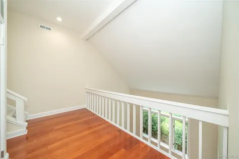 5 Grove Mews Chappaqua NY 10514