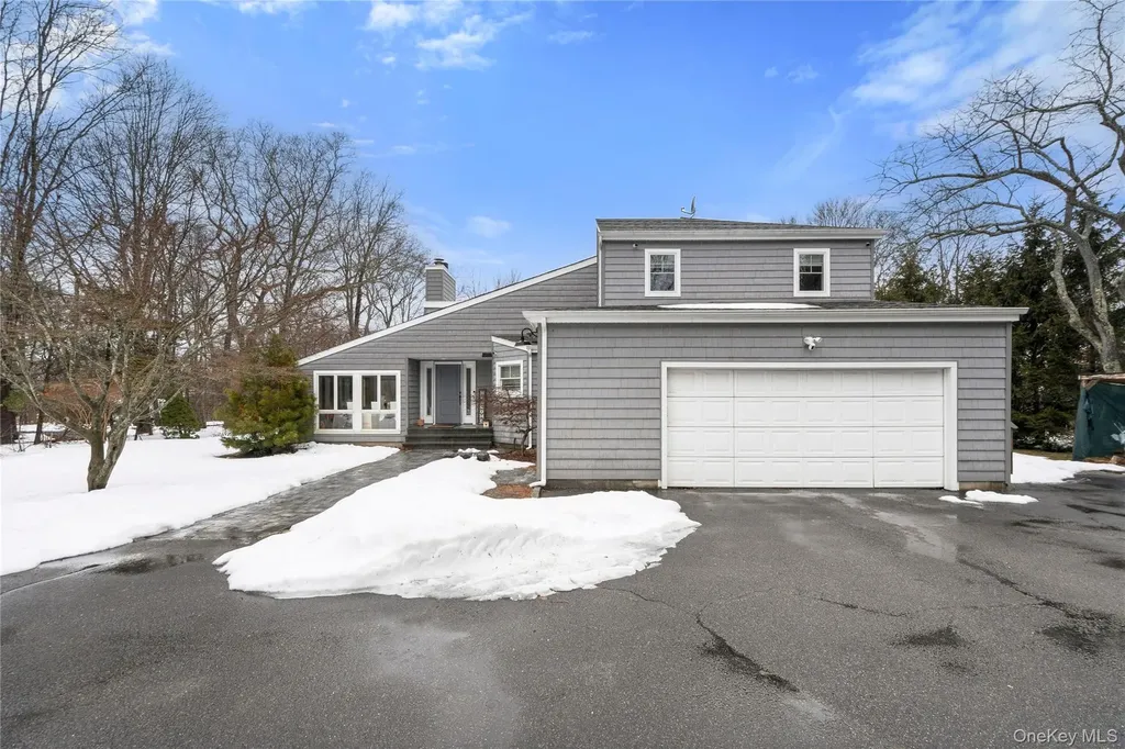 4 Monte Lane Center Moriches NY 11934