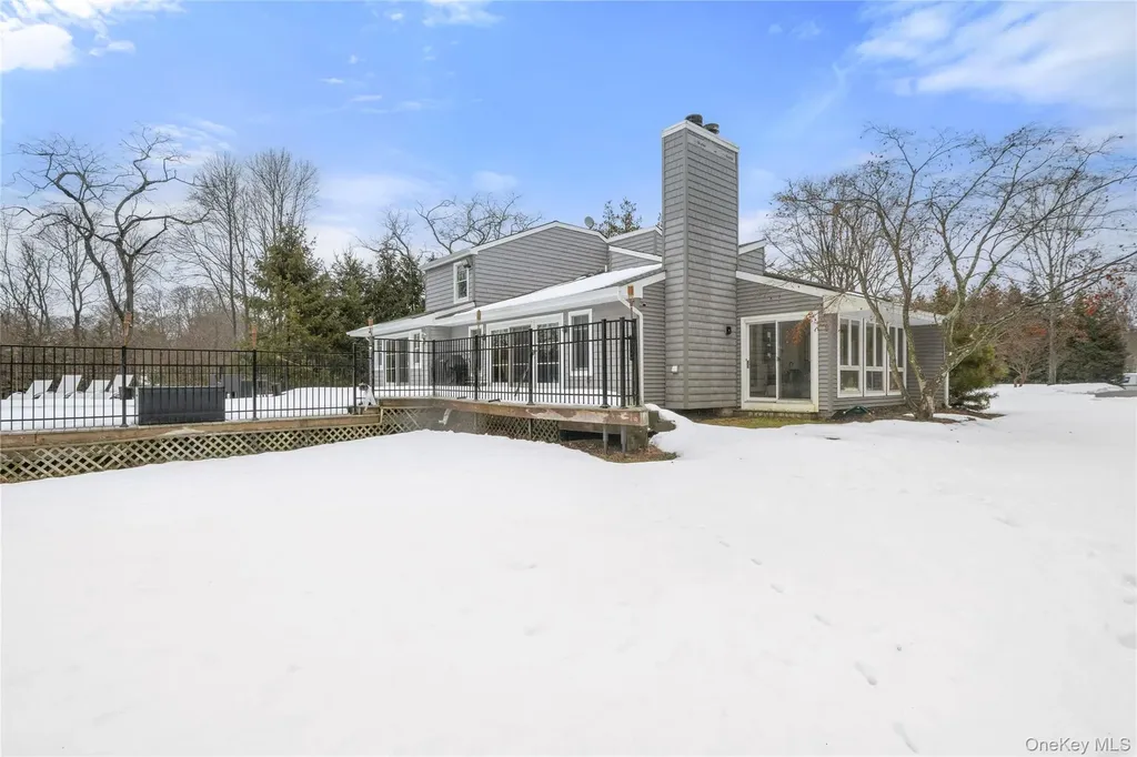 4 Monte Lane Center Moriches NY 11934