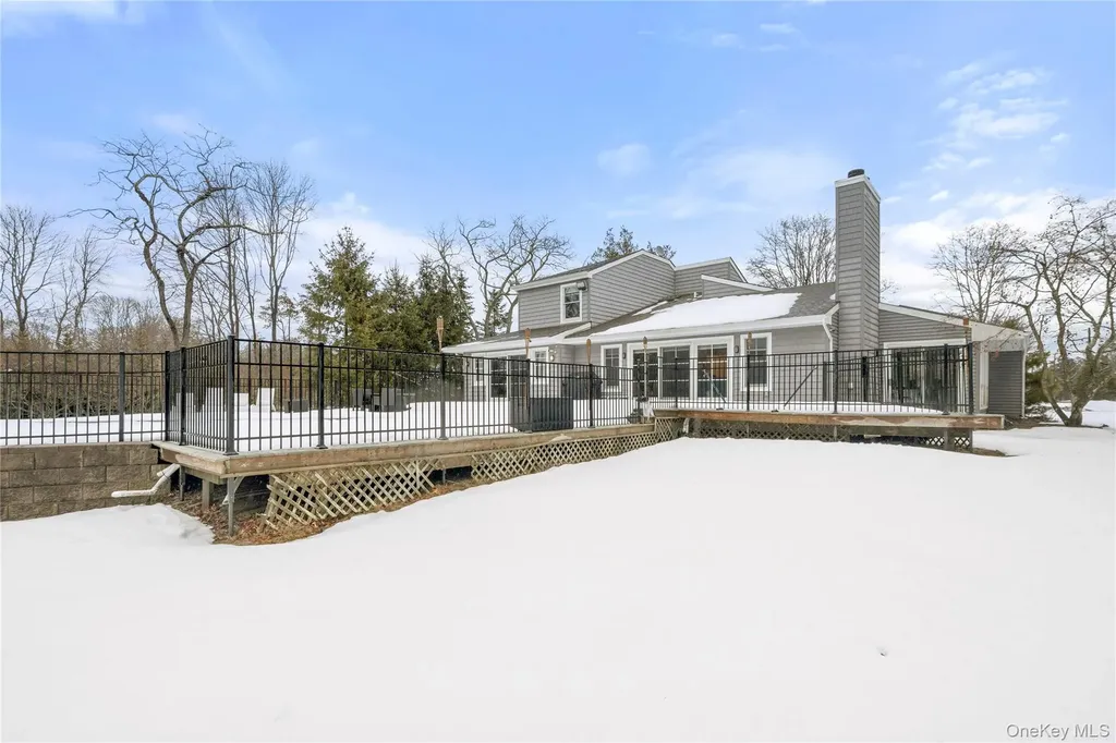 4 Monte Lane Center Moriches NY 11934