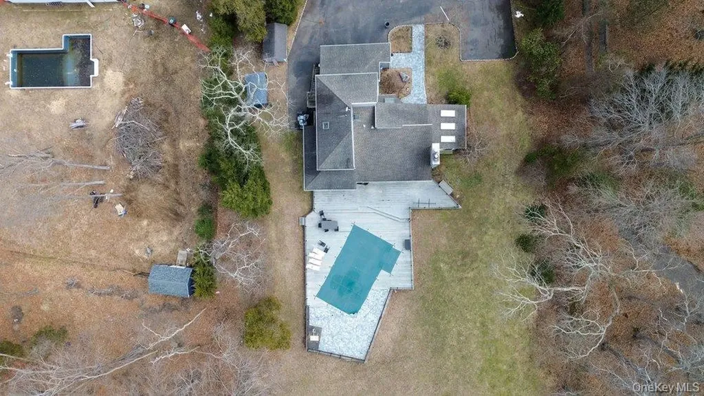 4 Monte Lane Center Moriches NY 11934