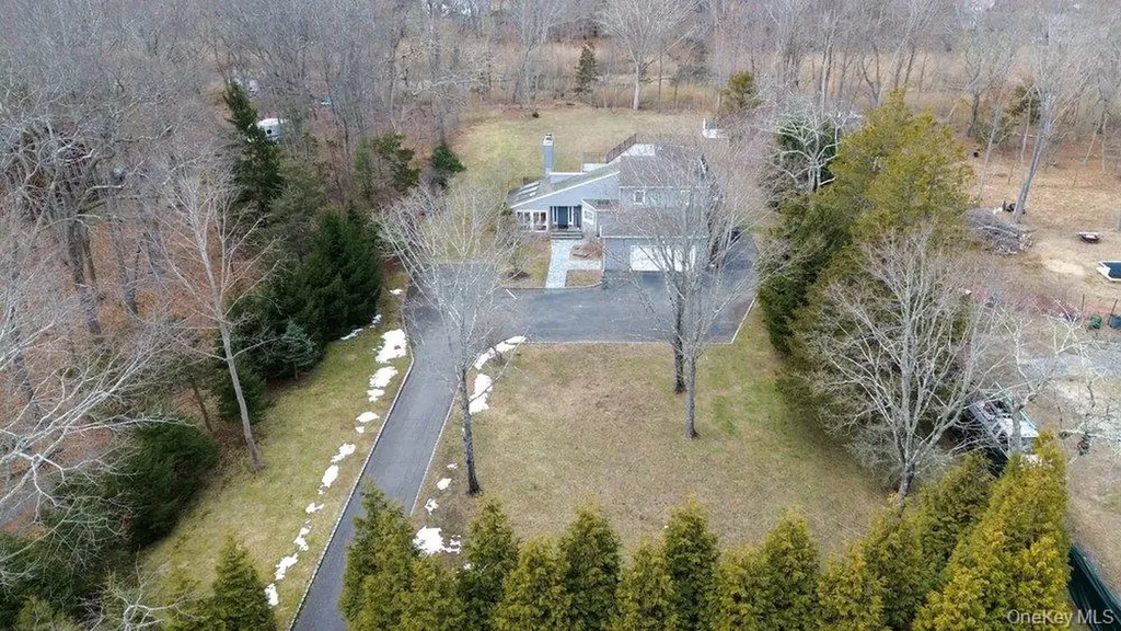4 Monte Lane Center Moriches NY 11934