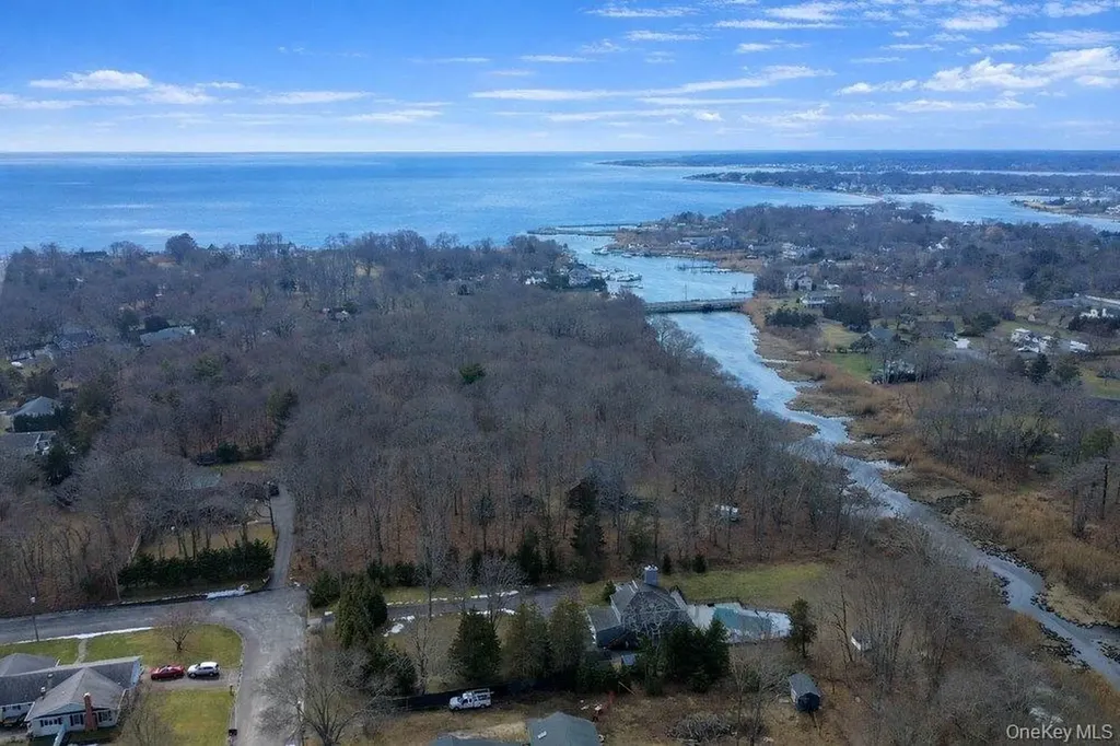 4 Monte Lane Center Moriches NY 11934