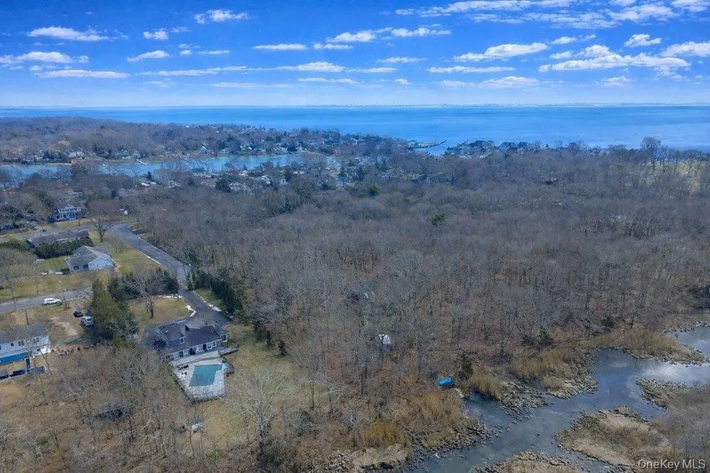 4 Monte Lane Center Moriches NY 11934
