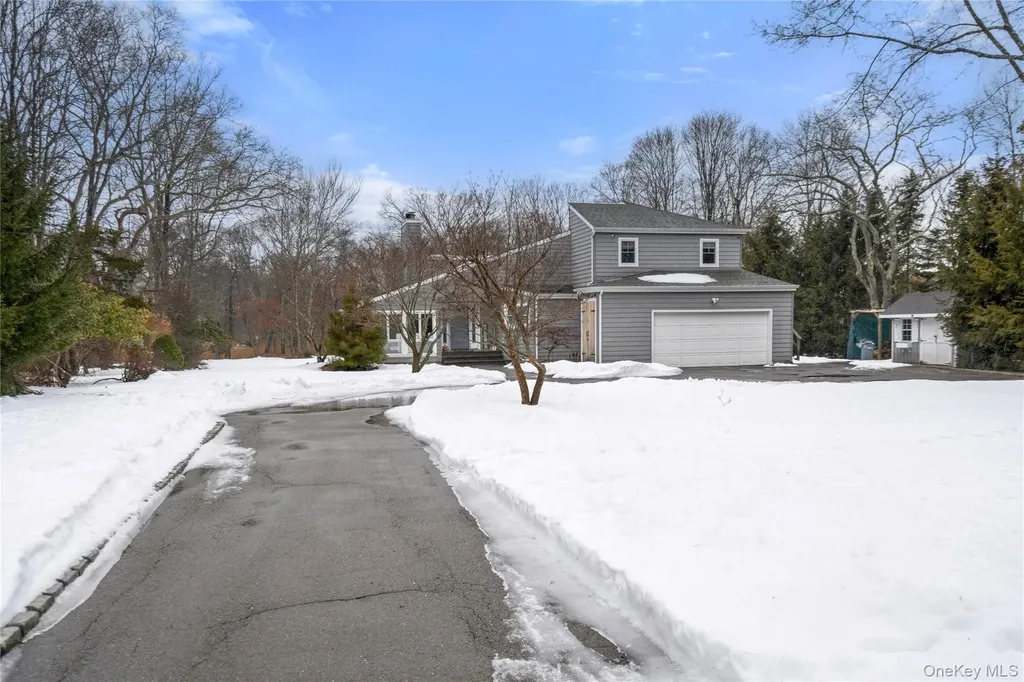 4 Monte Lane Center Moriches NY 11934