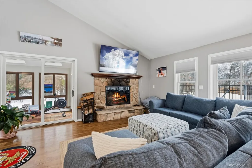 4 Monte Lane Center Moriches NY 11934