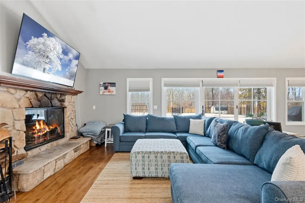 4 Monte Lane Center Moriches NY 11934