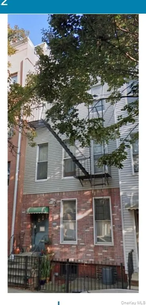 111 Calyer Street Brooklyn NY 11222