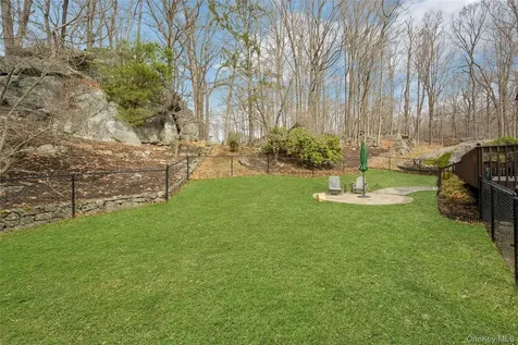 17 Chester Court Cortlandt Manor NY 10567