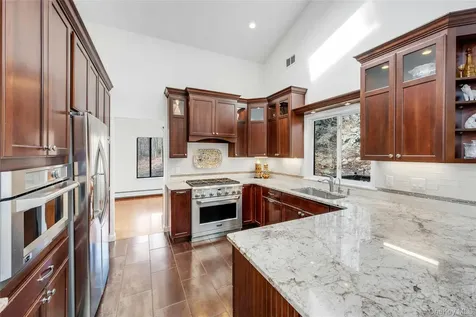 17 Chester Court Cortlandt Manor NY 10567