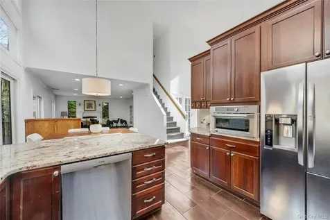 17 Chester Court Cortlandt Manor NY 10567
