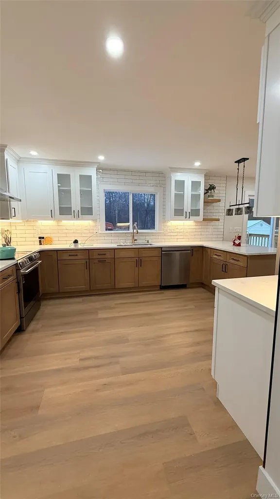 94 Sally Lane Ridge NY 11961