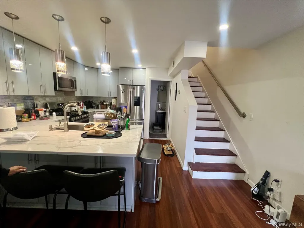 210 Sunset Boulevard Bronx NY 10473