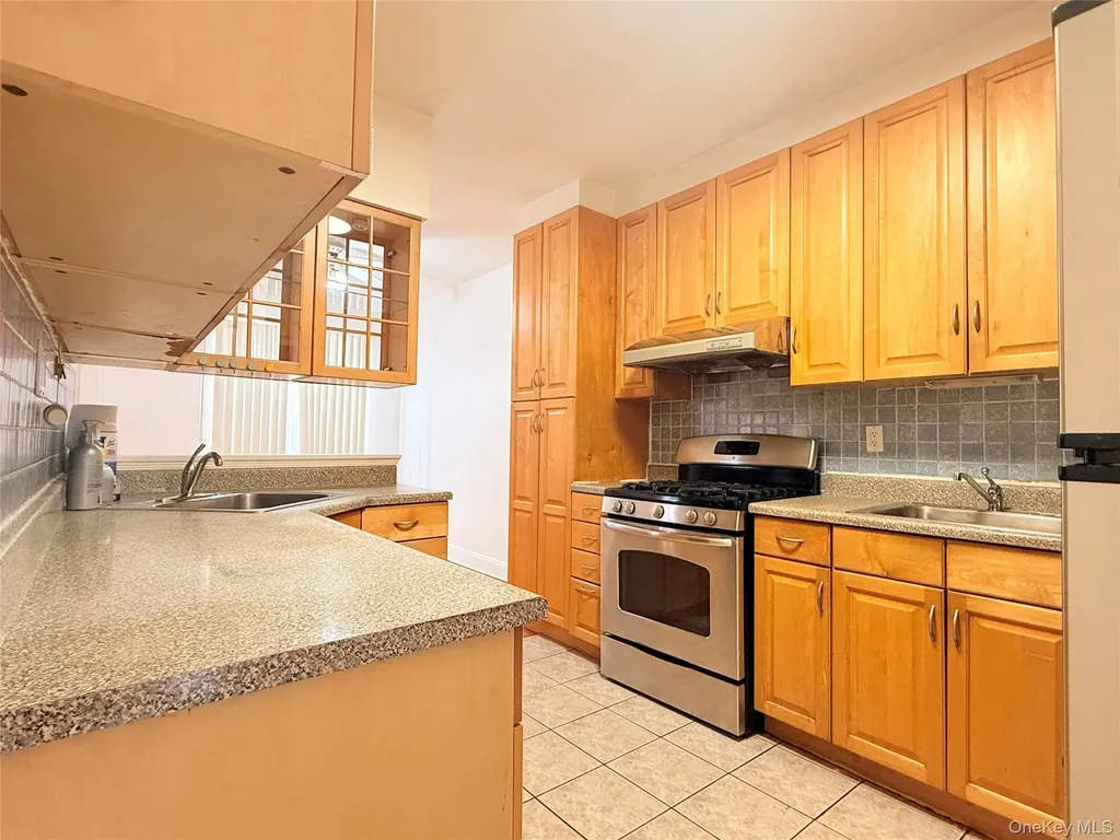 146-18 59th Avenue Flushing NY 11355