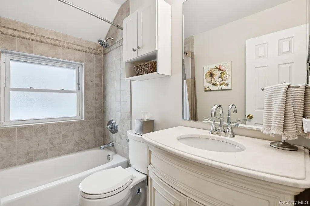 2 Robert Crescent Stony Brook NY 11790