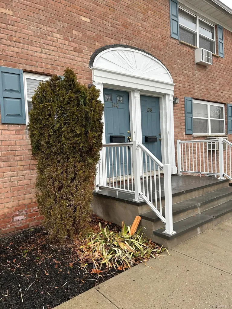 140 Meyer Oval Pearl River NY 10965