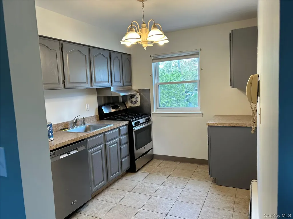 140 Meyer Oval Pearl River NY 10965