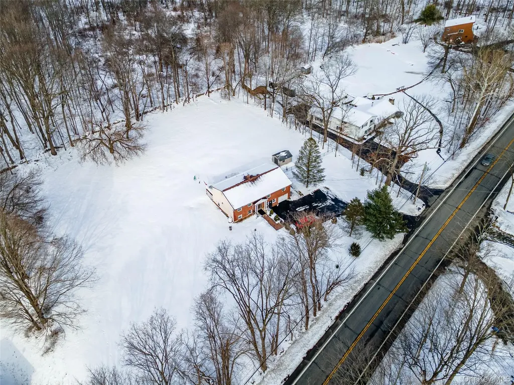 2096 State Route 94 Salisbury Mills NY 12577