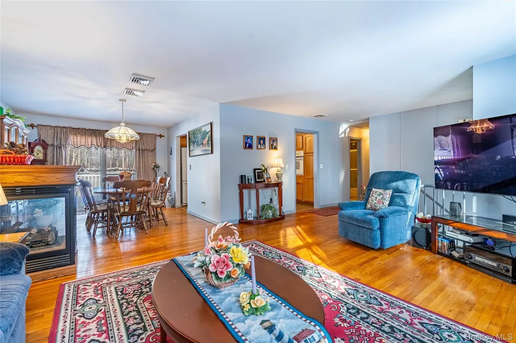 2096 State Route 94 Salisbury Mills NY 12577