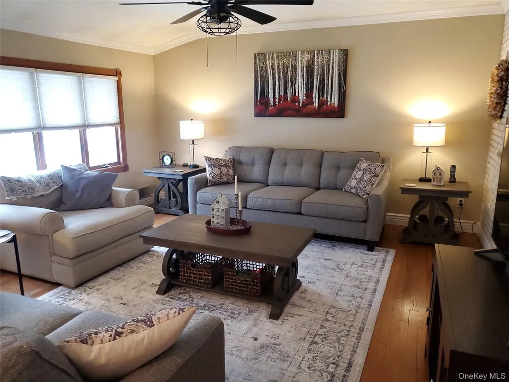 113 Lenore Lane Centereach NY 11720