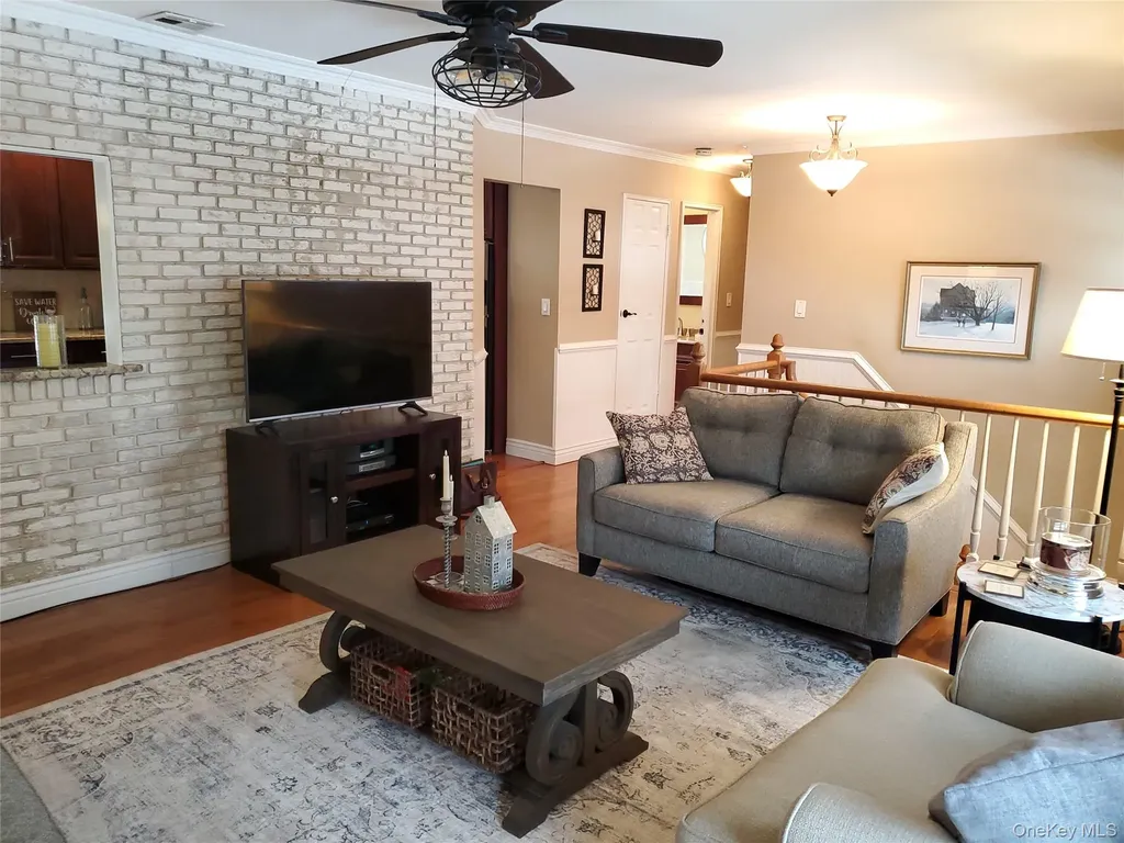 113 Lenore Lane Centereach NY 11720