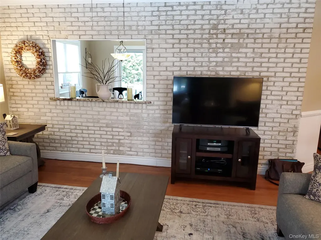 113 Lenore Lane Centereach NY 11720