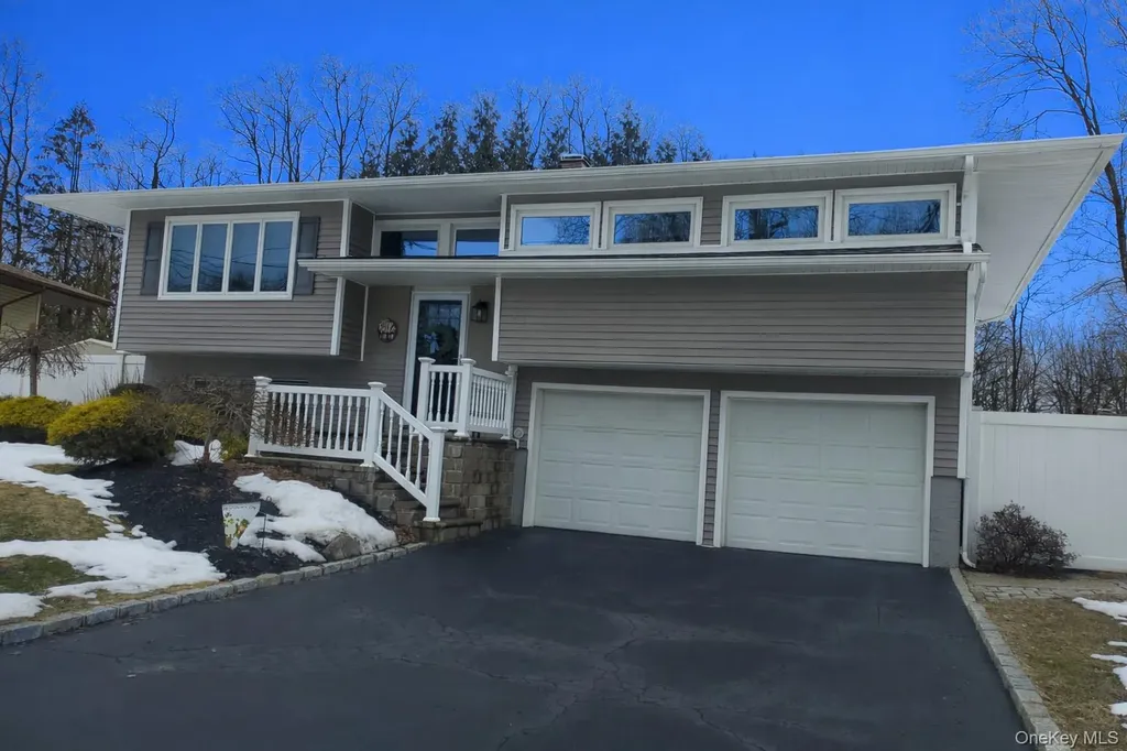 113 Lenore Lane Centereach NY 11720