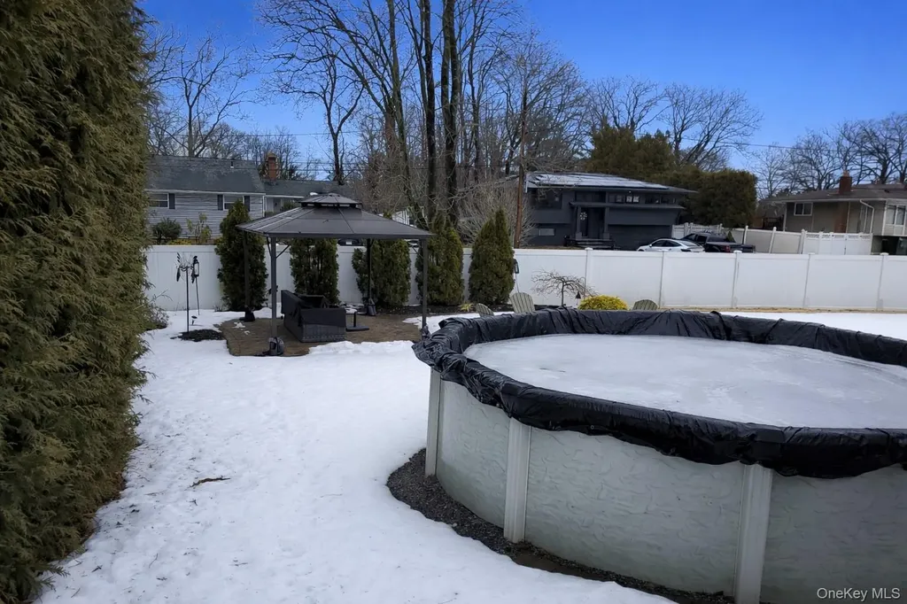 113 Lenore Lane Centereach NY 11720
