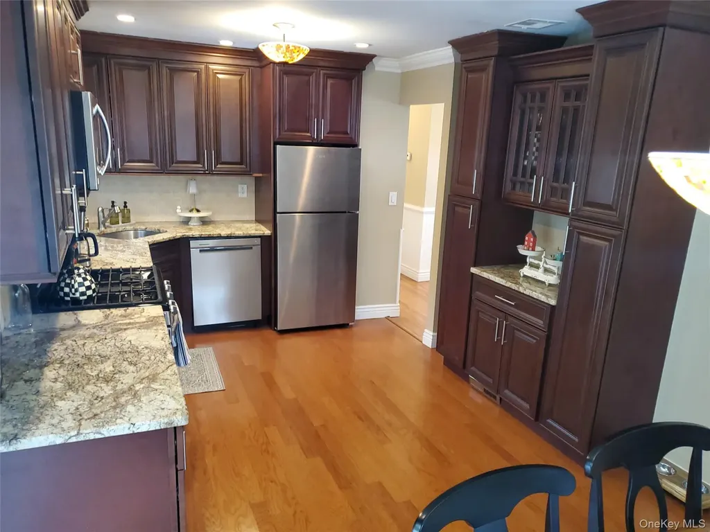 113 Lenore Lane Centereach NY 11720