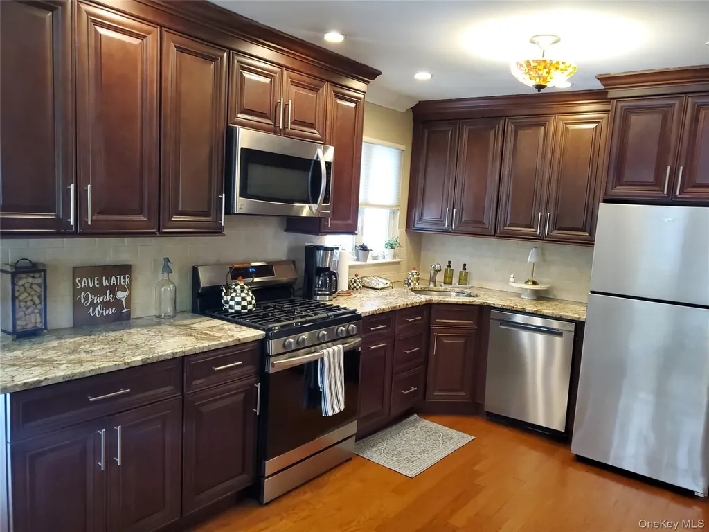113 Lenore Lane Centereach NY 11720