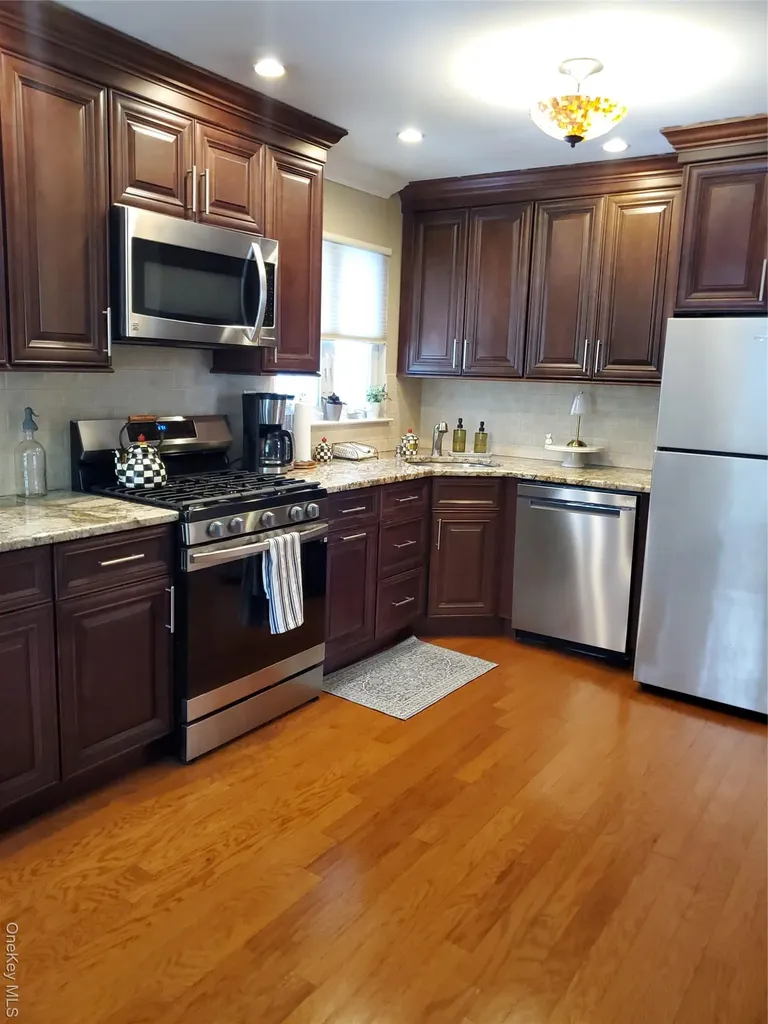113 Lenore Lane Centereach NY 11720