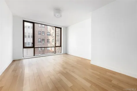 230 E 20th Street New York (manhattan) NY 10003