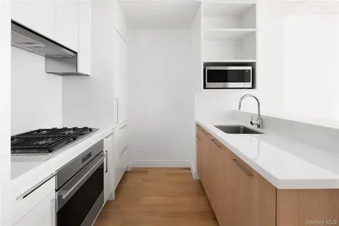 230 E 20th Street New York (manhattan) NY 10003